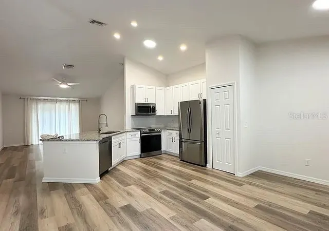 3rd image of 1737 N Lakewood Ave, Ocoee, FL 34761 | MLS# TB8401637