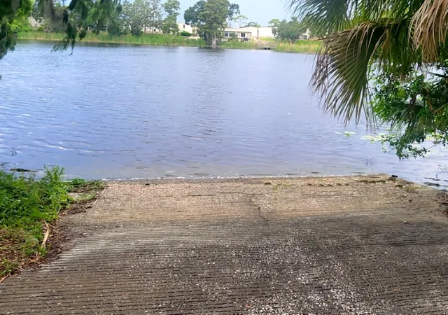 2nd image of 7148 E Bank Dr, TAMPA, FL 33617