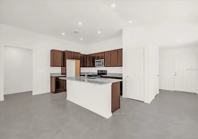 2nd image of 1833 Ryan Dr, Lake Wales, FL 33859 | MLS# O6322608