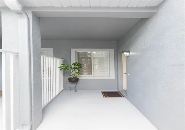 3rd image of 18136 Nassau Point Dr, Tampa, FL 33647 | MLS# TB8402068