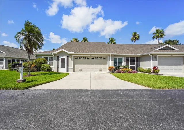 Homes for sale in Palmetto, FL | 2417 Fairway Oaks Dr #22, Palmetto, FL 34221 | MLS# A4657498