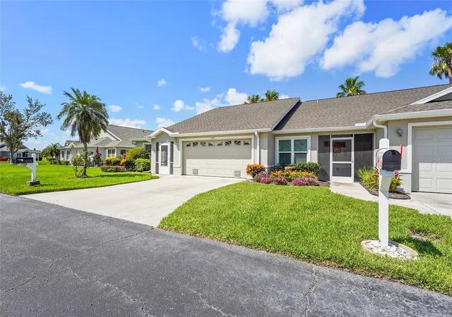 Homes for sale in Palmetto, FL | 2417 Fairway Oaks Dr #22, Palmetto, FL 34221 | MLS# A4657498