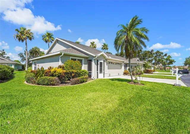 Homes for sale in Palmetto, FL | 2417 Fairway Oaks Dr #22, Palmetto, FL 34221 | MLS# A4657498