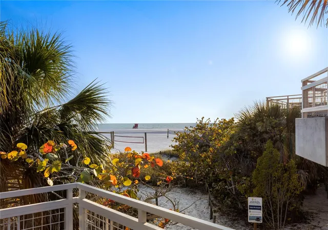 Homes for sale in Palmetto, FL | 2417 Fairway Oaks Dr #22, Palmetto, FL 34221 | MLS# A4657498