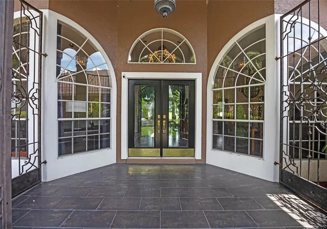 2nd image of 6631 Crenshaw Dr, Orlando, FL 32835 | MLS# O6322892