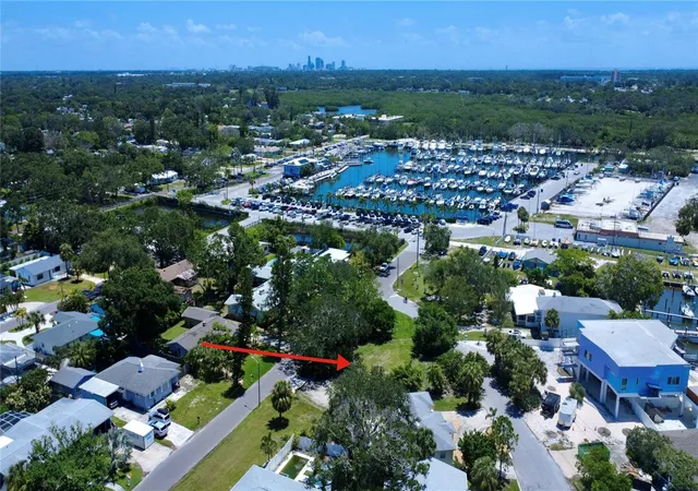 3rd image of 4725 Trade Winds Dr S, Gulfport, FL 33711 | MLS# TB8402906