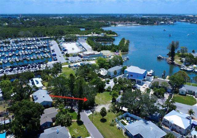 4th image of 4725 Trade Winds Dr S, Gulfport, FL 33711 | MLS# TB8402906