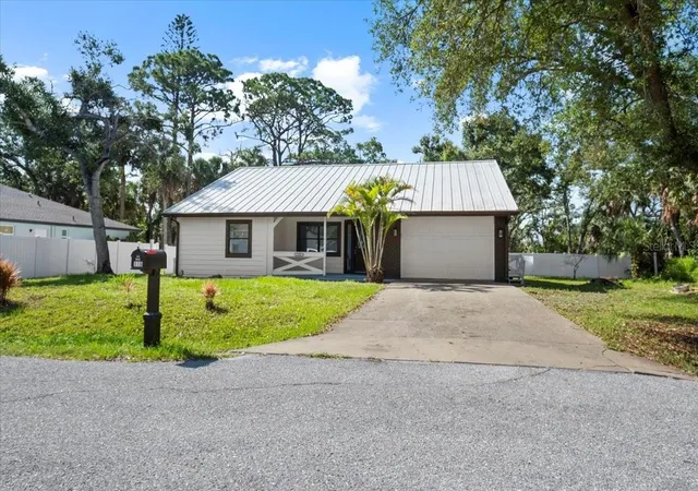 Photo 3 of Single family home for sale at 116 Hermes Rd, Venice, FL 34293 | MLS# TB8403058 | Listing updated on 2026-09-24