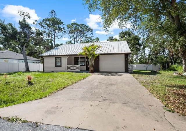 Photo 4 of Single family home for sale at 116 Hermes Rd, Venice, FL 34293 | MLS# TB8403058 | Listing updated on 2026-09-24