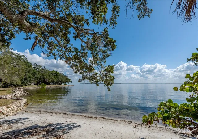 2nd image of 6210 Bayshore Blvd, Tampa, FL 33611 | MLS# TB8403304