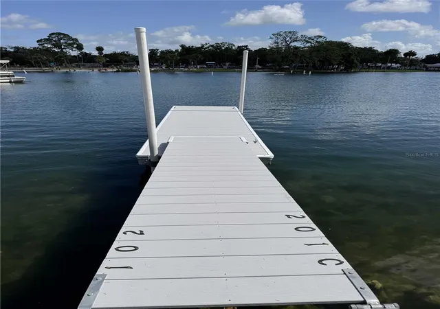 Homes for sale in Crystal River, FL | 30 Se Valare Ln #102C, Crystal River, FL 34429 | MLS# OM704786