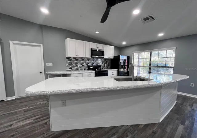 4th image of 8122 Matthew Dr, New Port Richey, FL 34653 | MLS# W7876989