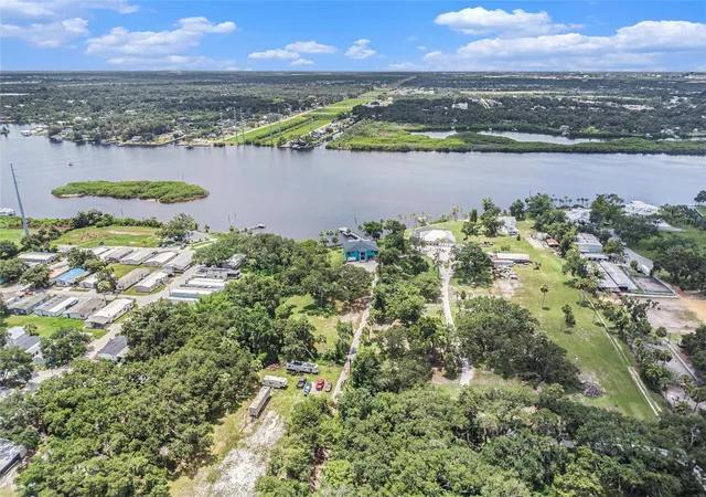 Homes for sale in Riverview, FL | 7715 Riverview Dr, Riverview, FL 33578 | MLS# TB8403516