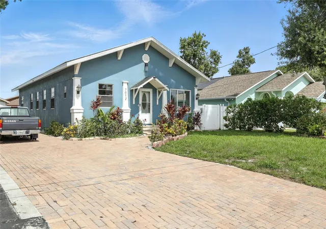 Photo 3 of Single family home for sale at 7012 N Hubert Ave, Tampa, FL 33614 | MLS# O6323856 | Listing updated on 2026-09-17