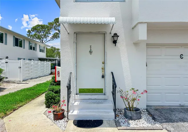 2nd image of 3265 40th Wy S #E, Saint Petersburg, FL 33711 | MLS# TB8403790