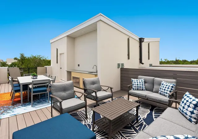 5th image of 152 Audubon Pl, Sarasota, FL 34237 | MLS# A4657909