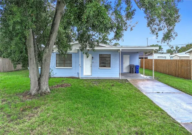 Photo 3 of Single family home for sale at 6228 Florida Cir W, Apollo Beach, FL 33572 | MLS# TB8403993 | Listing updated on 2026-09-29