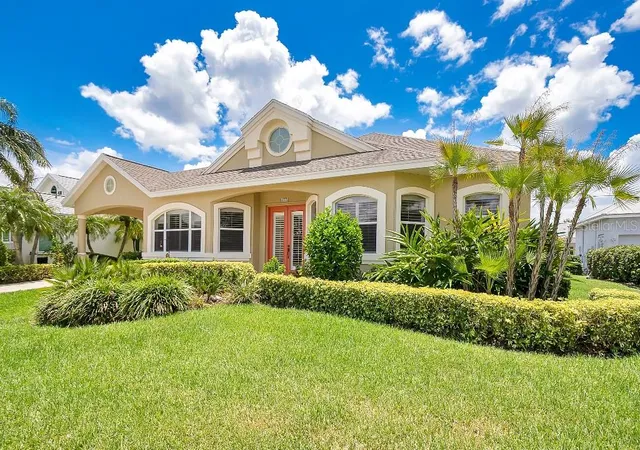 3rd image of 4716 Pinnacle Dr, Bradenton, FL 34208 | MLS# W7877034
