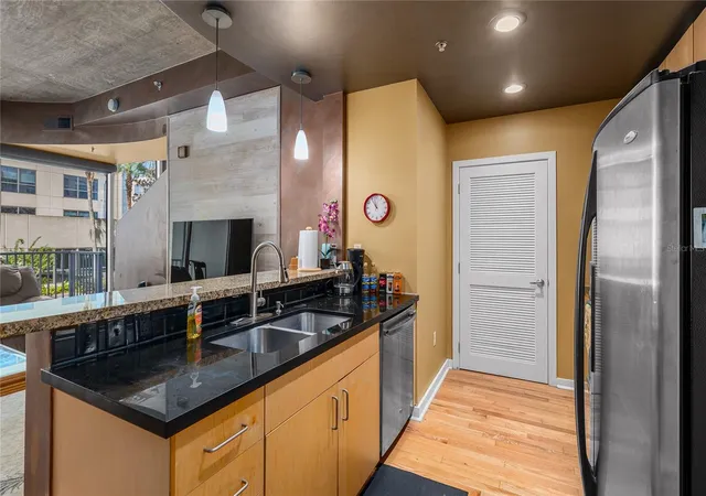 5th image of 155 S Court Ave #1104, Orlando, FL 32801 | MLS# O6324412