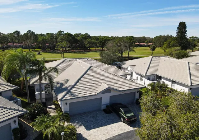 Photo 2 of Single family home for sale at 5662 Long Comn Cir #8, Sarasota, FL 34235 | MLS# A4658008 | Listing updated on 2026-08-18