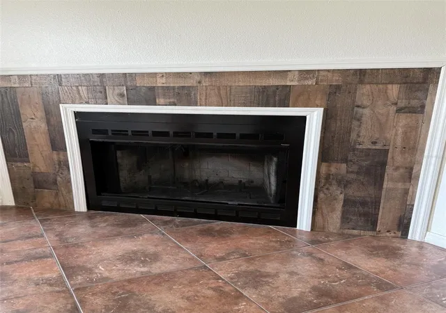 Photo 3 of Single family home for sale at 7219 Edgewater Shrs Ct, Orlando, FL 32810 | MLS# O6324605 | Listing updated on 2026-08-11