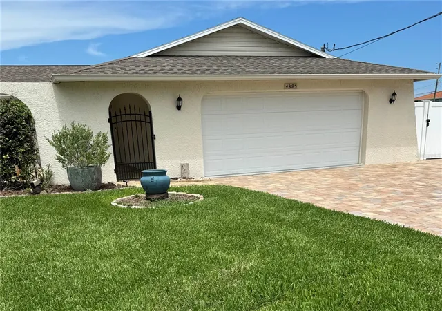 Homes for sale in Hernando Beach, FL | 4385 7th Isle Dr, Hernando Beach, FL 34607 | MLS# W7877077