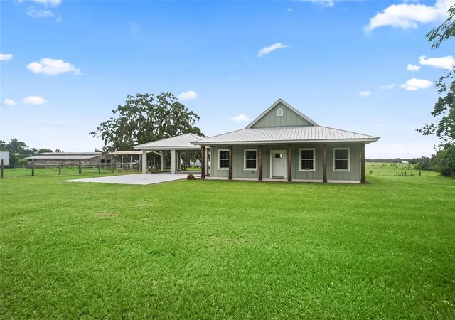 Photo 3 of Single family home for sale at 8567 Cr 635, Bushnell, FL 33513 | MLS# G5099277 | Listing updated on 2026-10-14