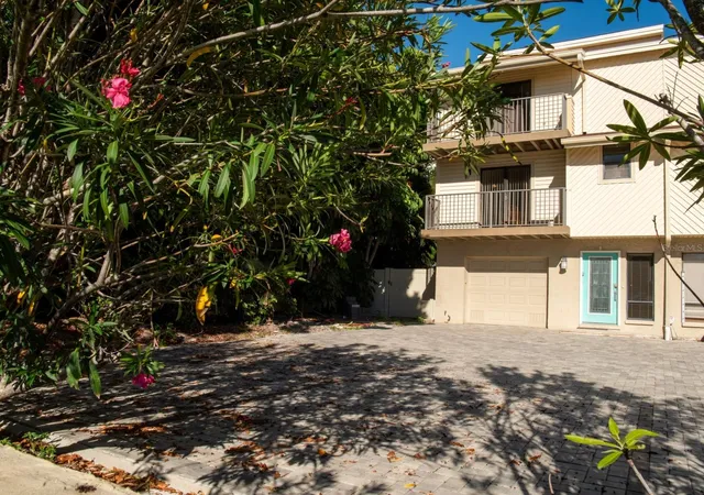 Townhouse for sale at 135 92nd Avenue #5, TREASURE ISLAND, FL 33706 | MLS# TB8404556
