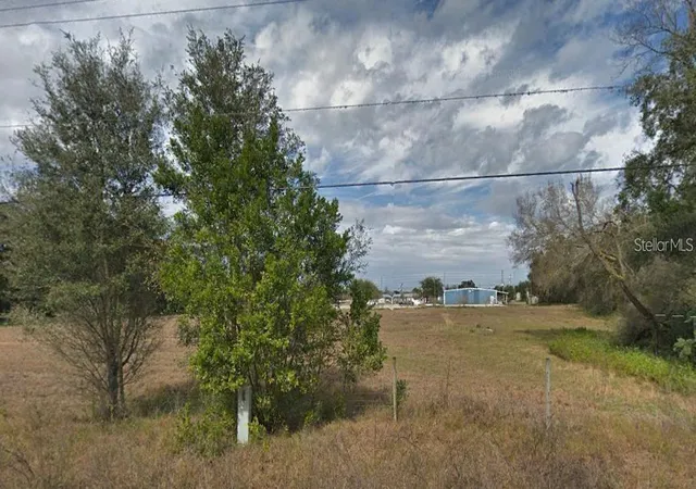 2nd image of 4137 New River Rd, Zephyrhills, FL 33542 | MLS# TB8404619