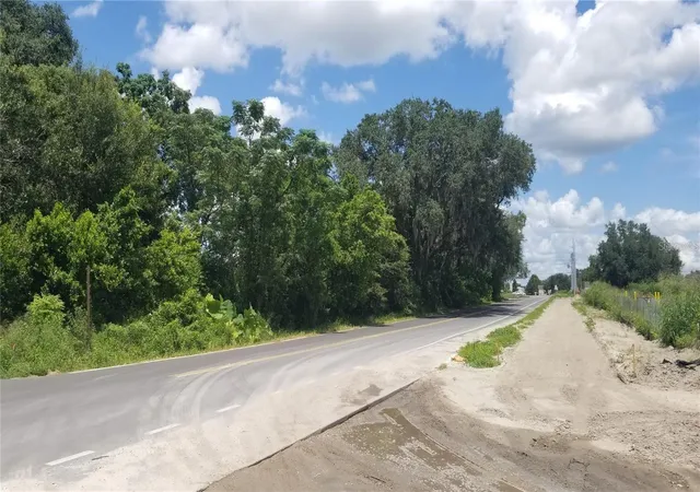 4th image of 4137 New River Rd, Zephyrhills, FL 33542 | MLS# TB8404619