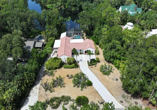 3rd image of 200 Island Way, Winter Haven, FL 33884 | MLS# P4935447