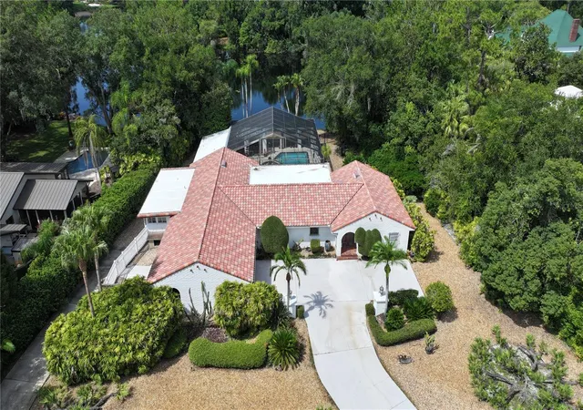 4th image of 200 Island Way, Winter Haven, FL 33884 | MLS# P4935447