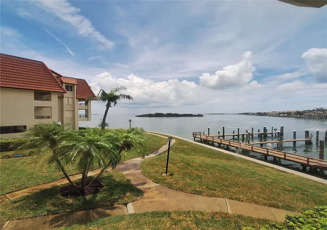 Homes for sale in St. Petersburg, FL | 132 1St St E, St. Petersburg, FL 33715