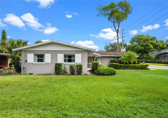 Photo 3 of Single family home for sale at 601 Oranole Rd, Maitland, FL 32751 | MLS# O6324872 | Listing updated on 2026-10-01