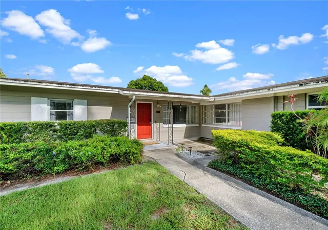 Photo 4 of Single family home for sale at 601 Oranole Rd, Maitland, FL 32751 | MLS# O6324872 | Listing updated on 2026-10-01