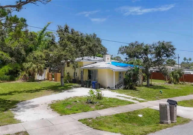 Single family home for sale at 275 S Mango St, ENGLEWOOD, FL 34223 | MLS# D6142989