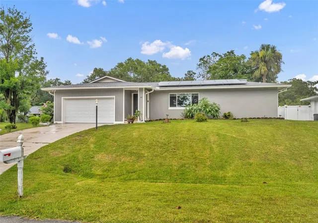 1st image of 40 Blare Dr, Palm Coast, FL 32137 | MLS# V4943654