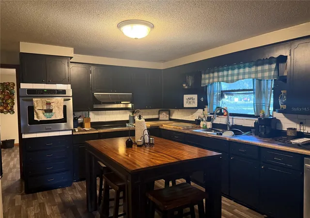 Photo 4 of Single family home for sale at 3011 S Wiggins Rd, Plant City, FL 33566 | MLS# TB8405083 | Listing updated on 2026-08-12