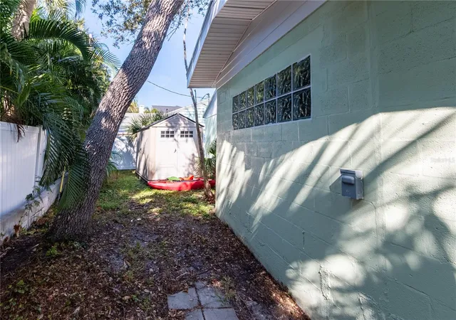 4th image of 750 Bay Esplanade, Clearwater Beach, FL 33767 | MLS# TB8405492