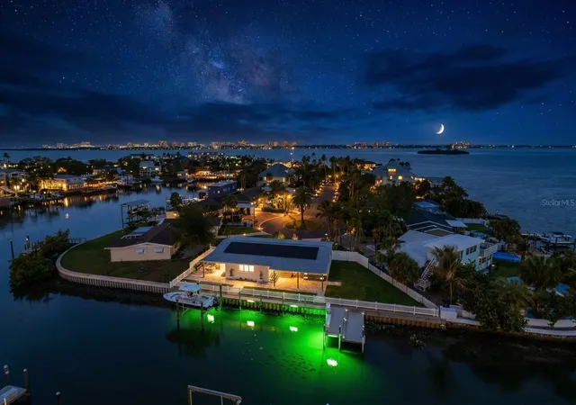 Homes for sale in Clearwater, FL | 1860 N Fort Harrison Ave #402, Clearwater, FL 33755 | MLS# TB8405599