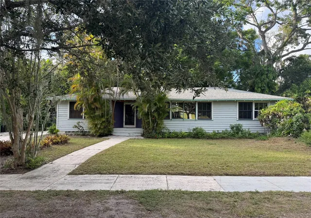 Homes for sale in Sarasota, FL | 1109 Patterson Dr, Sarasota, FL 34234 | MLS# A4658423