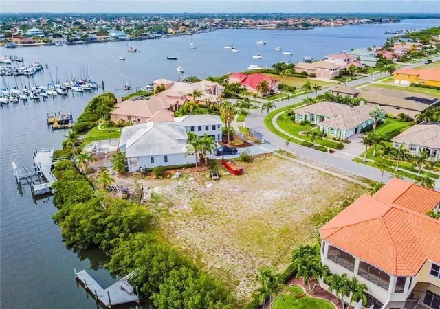 2nd image of 6451 Rubia Cir, Apollo Beach, FL 33572 | MLS# TB8405711
