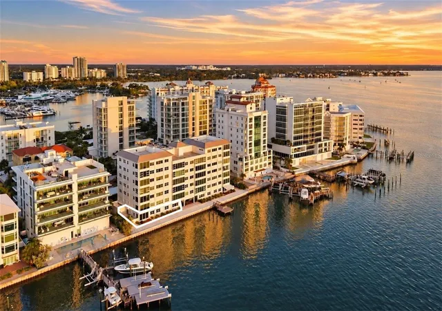 Listing Photo 4 - Condo for sale in building located at 226 Golden Gate Pt, Sarasota, FL 34236 - Unit #12