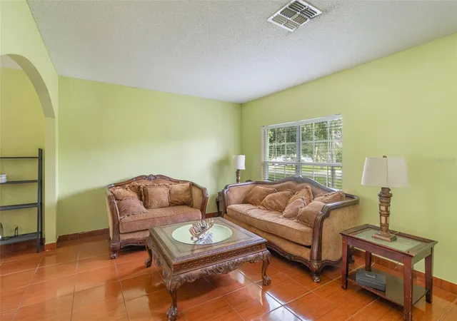 Photo 3 of Single family home for sale at 1139 Cambourne Dr, Kissimmee, FL 34758 | MLS# O6326286 | Listing updated on 2026-10-02