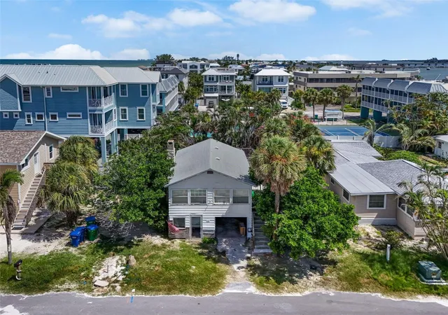 2nd image of 104 10th St S, Bradenton Beach, FL 34217 | MLS# A4658627