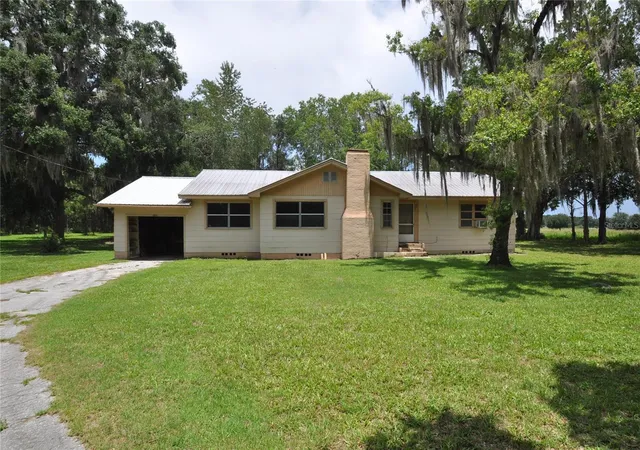 Photo 3 of Single family home for sale at 18491 Ne State Road 121, Williston, FL 32696 | MLS# OM705342 | Listing updated on 2026-08-14