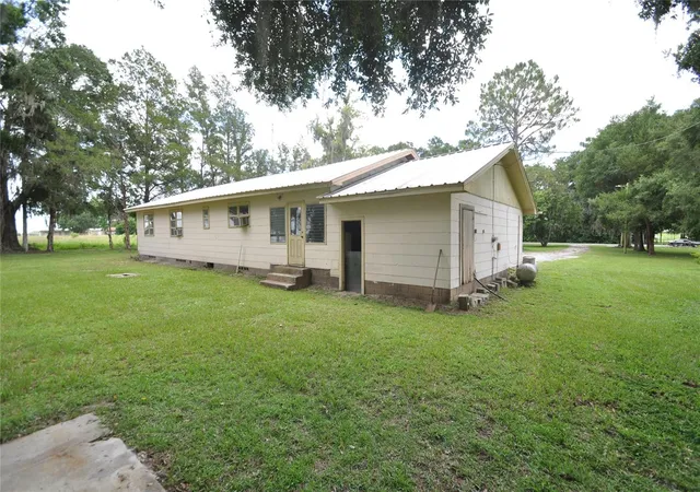 Photo 4 of Single family home for sale at 18491 Ne State Road 121, Williston, FL 32696 | MLS# OM705342 | Listing updated on 2026-08-14