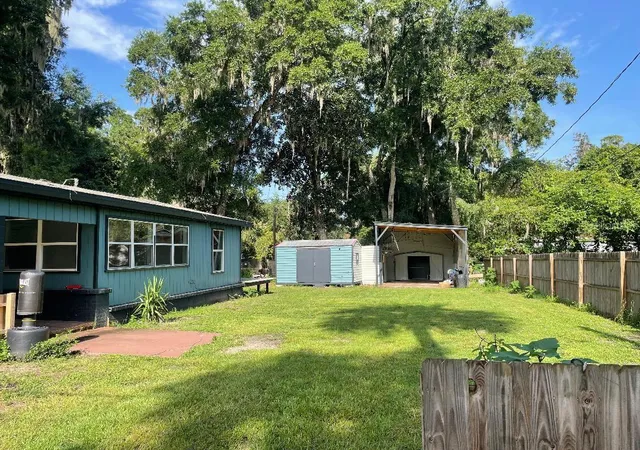 2nd image of 430 Se 74th St, Gainesville, FL 32641 | MLS# GC532447