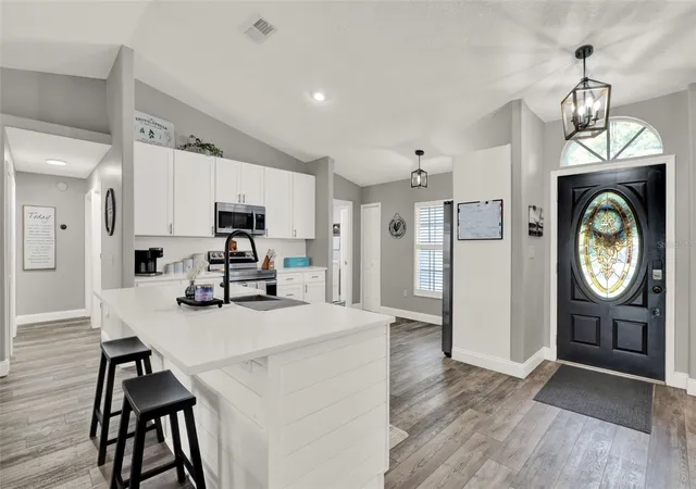 Photo 3 of Single family home for sale at 341 Pine Shadow Ln, Lake Mary, FL 32746 | MLS# G5099567 | Listing updated on 2026-09-24