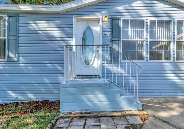 Photo 2 of Manufactured home for sale at 1128 Forest Ln, Tavares, FL 32778 | MLS# G5099594 | Listing updated on 2026-08-08